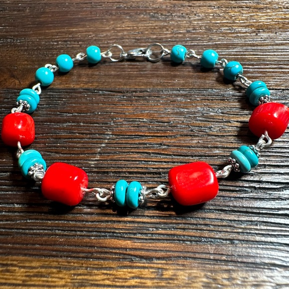 Handmade Red Coral and Blue Howlite Turquoise Beaded Bracelet - Picture 2 of 7